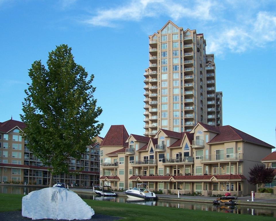 Sunset Waterfront Resort By Kelownacondorentals Dış mekan fotoğraf